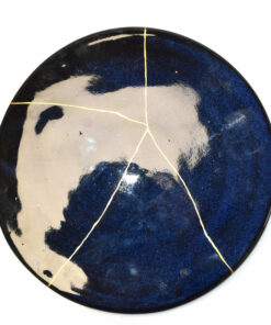 Assiette bleue et kintsugi