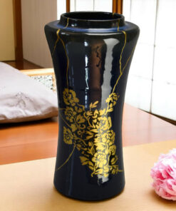 Vase Bleu: Kintsugi Or & Maki-e de pivoines
