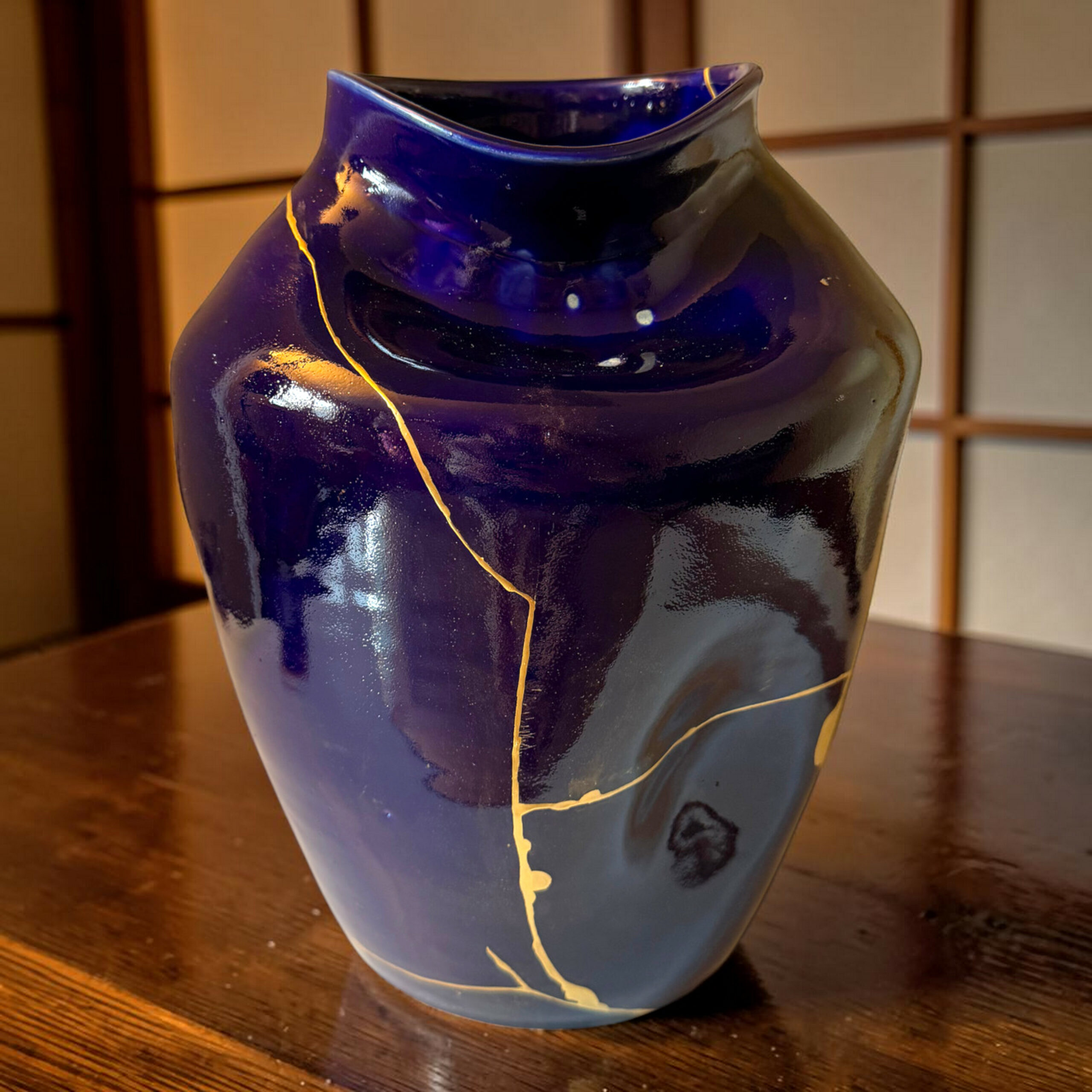 vase bleu kintsugi 8 | Kintsugi by Myriam GREFF