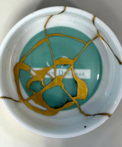 Coupelle turquoise Bernardaud pour Alain Ducasse restaurée au kintsugi à l’or 24 carats